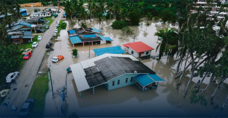 Aireal view of houses with flooding around